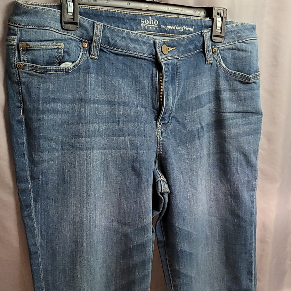 Cropped boyfriend jeans